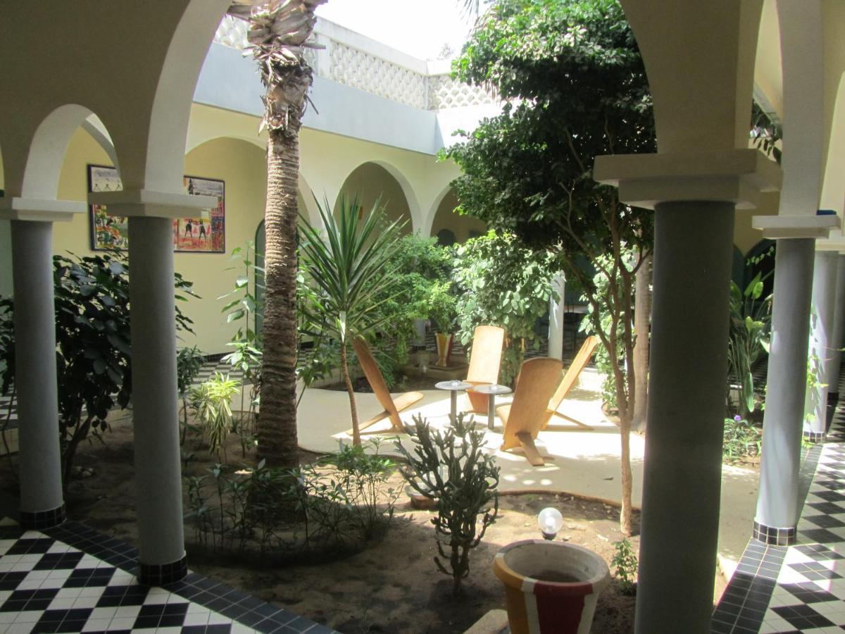 Keur Diam - Maison De La Paix Saly Portudal Extérieur photo