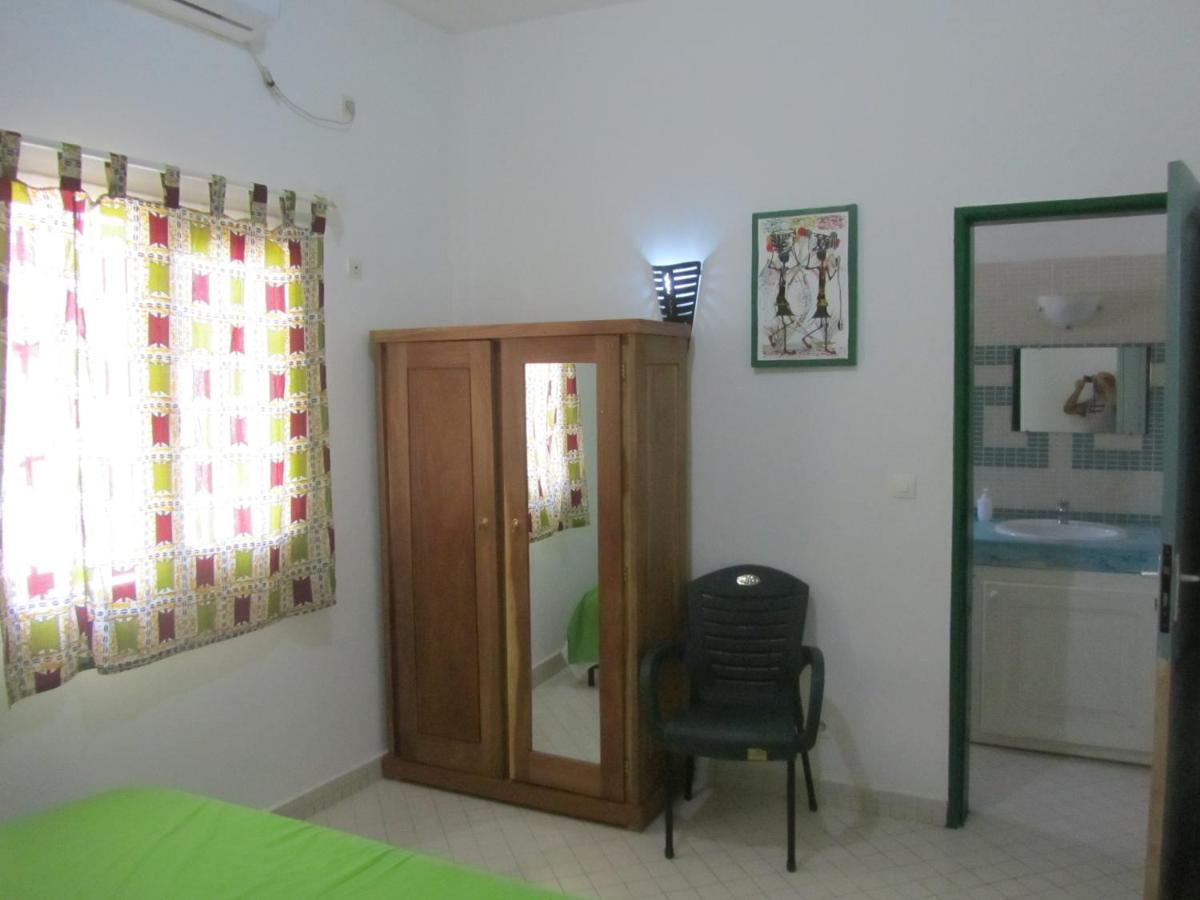 Keur Diam - Maison De La Paix Saly Portudal Extérieur photo