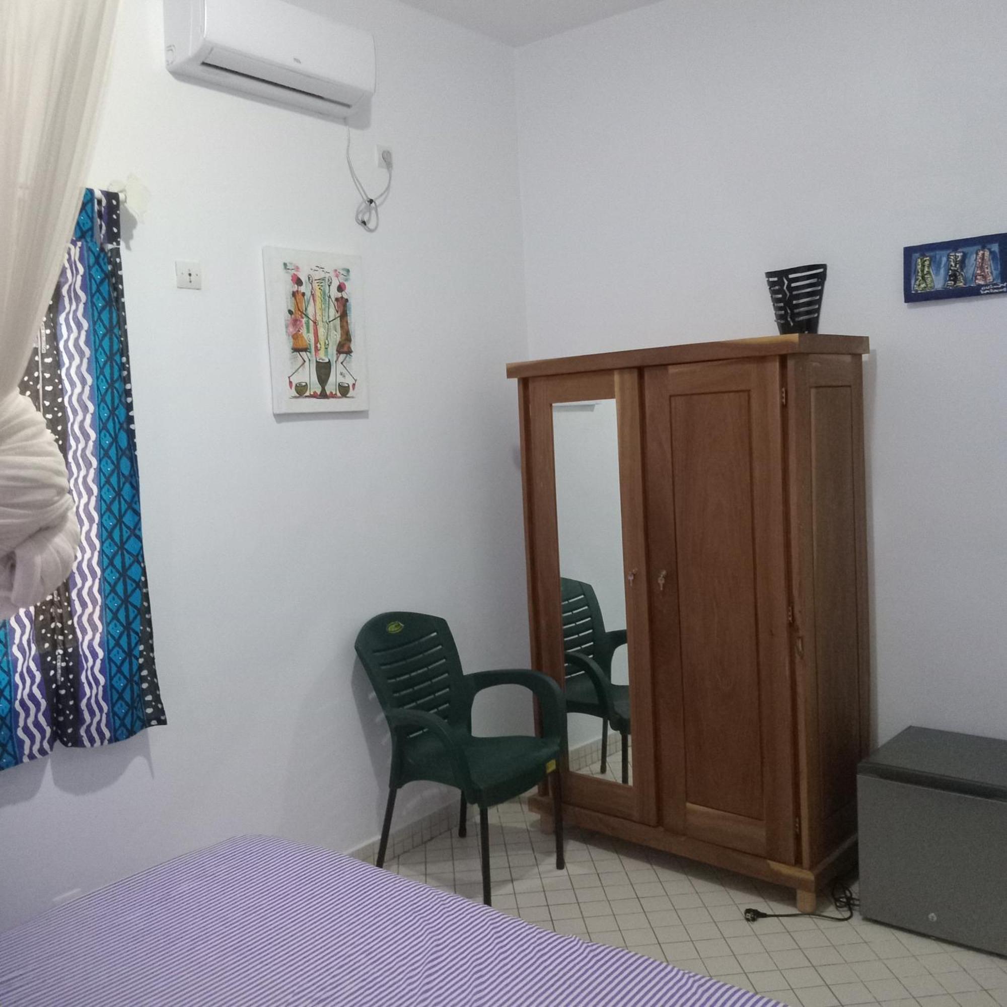 Keur Diam - Maison De La Paix Saly Portudal Extérieur photo